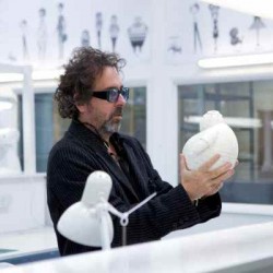 Tim Burton sur le tournage de "Frankenweenie", qui sortira en salles le 31 octobre 2012.